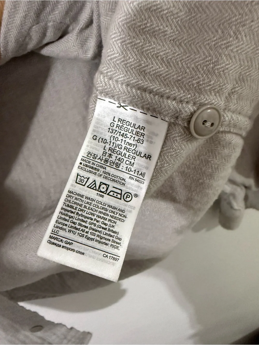 GAP Boys Button-Down Shirt in Light Gray